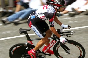 华体会网站：马丁内斯力挺C罗国家队席位，30场25球彰显不可或缺战术价值