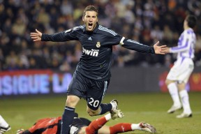 华体会_彻底杠上了！名记再掀青训论战 炮轰孙继海敲诈偏激引足坛震荡