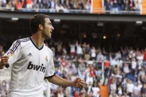 【华体会体育】独臂篮球少年视频回应篮网邀约，梦想跨越太平洋的对话