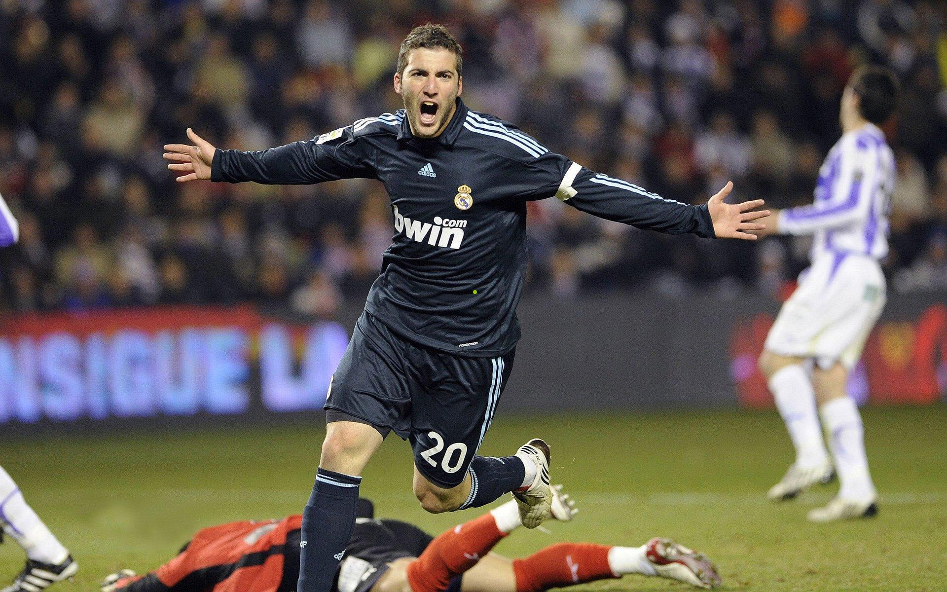 彻底杠上了！名记再掀青训论战 炮轰孙继海敲诈偏激引足坛震荡